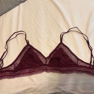 Victoria’s Secret Elegant Lace Bralette in Burgundy - M